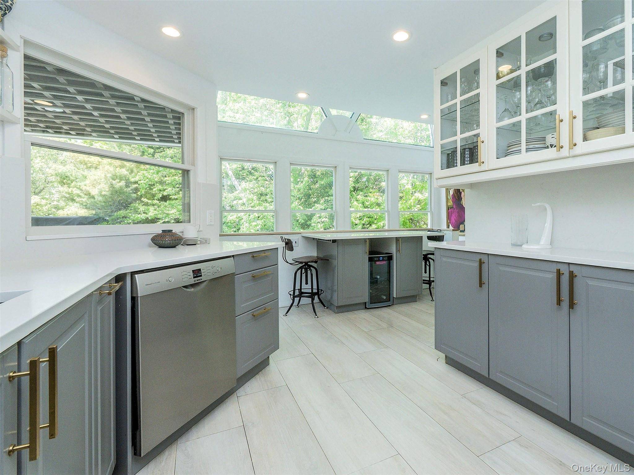 135 Old Meeting House RD, Westhampton Beach, NY 11978