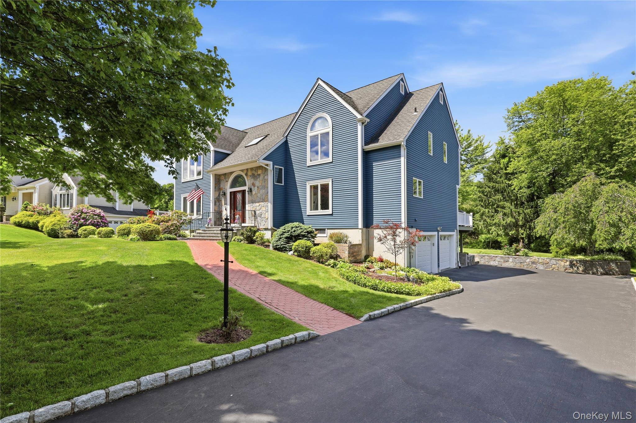 3093 Ferncrest DR, Yorktown Heights, NY 10598