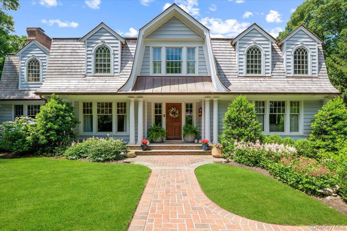 5 Fox Hunt CT, Cold Spring Harbor, NY 11724