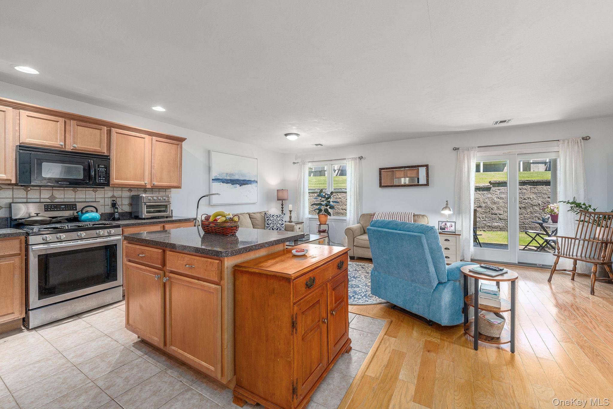 2204 Cedar PATH, Riverhead, NY 11901