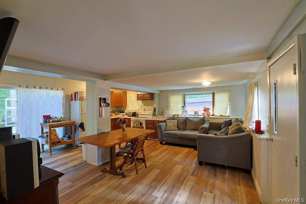 181 Oakridge RD, Greenfield Park, NY 12435