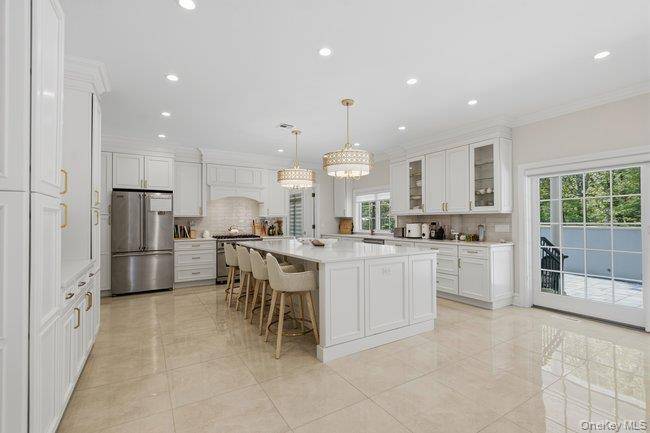 23 Woodbury RD, Woodbury, NY 11797
