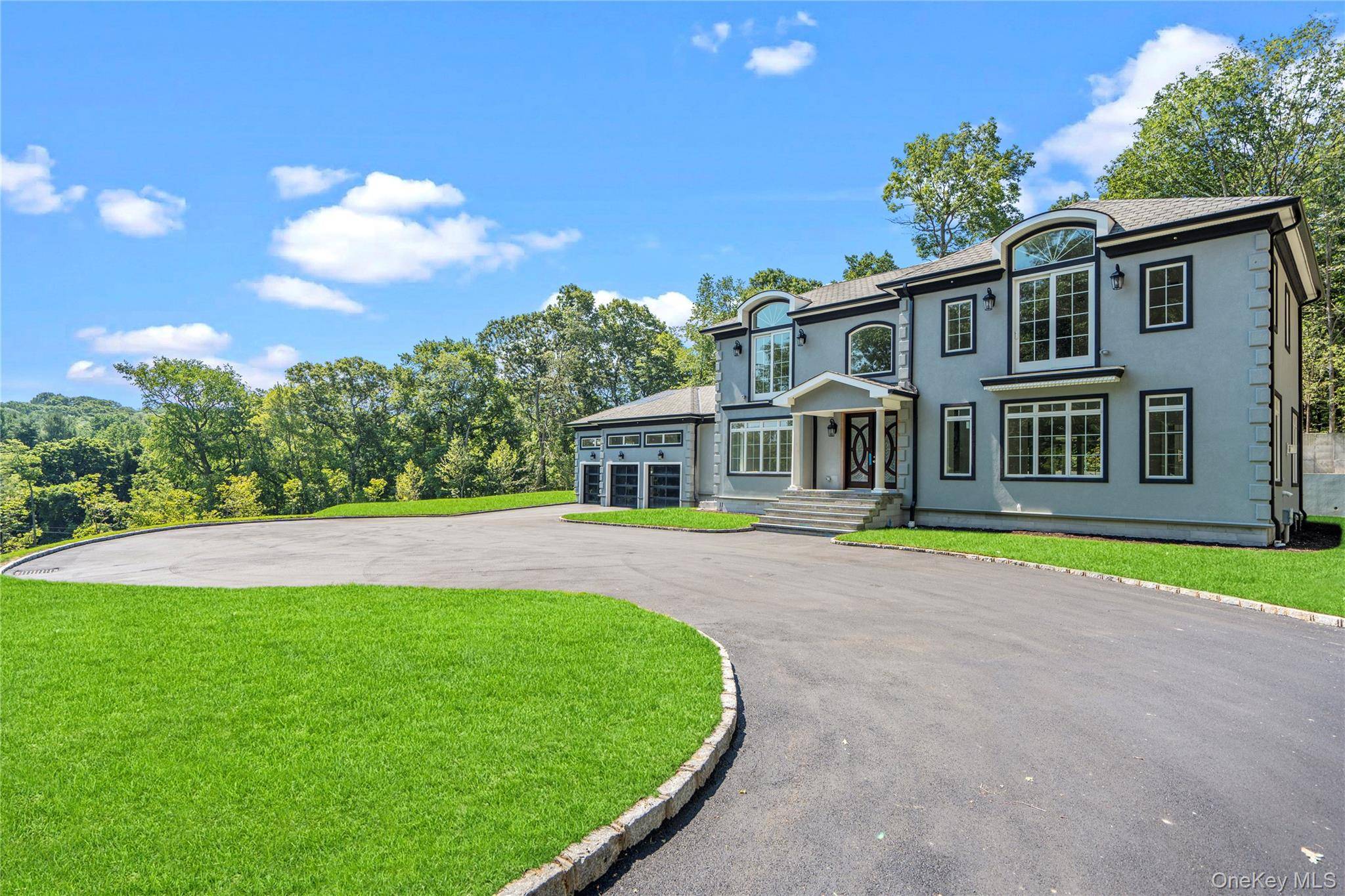 23 Woodbury RD, Woodbury, NY 11797