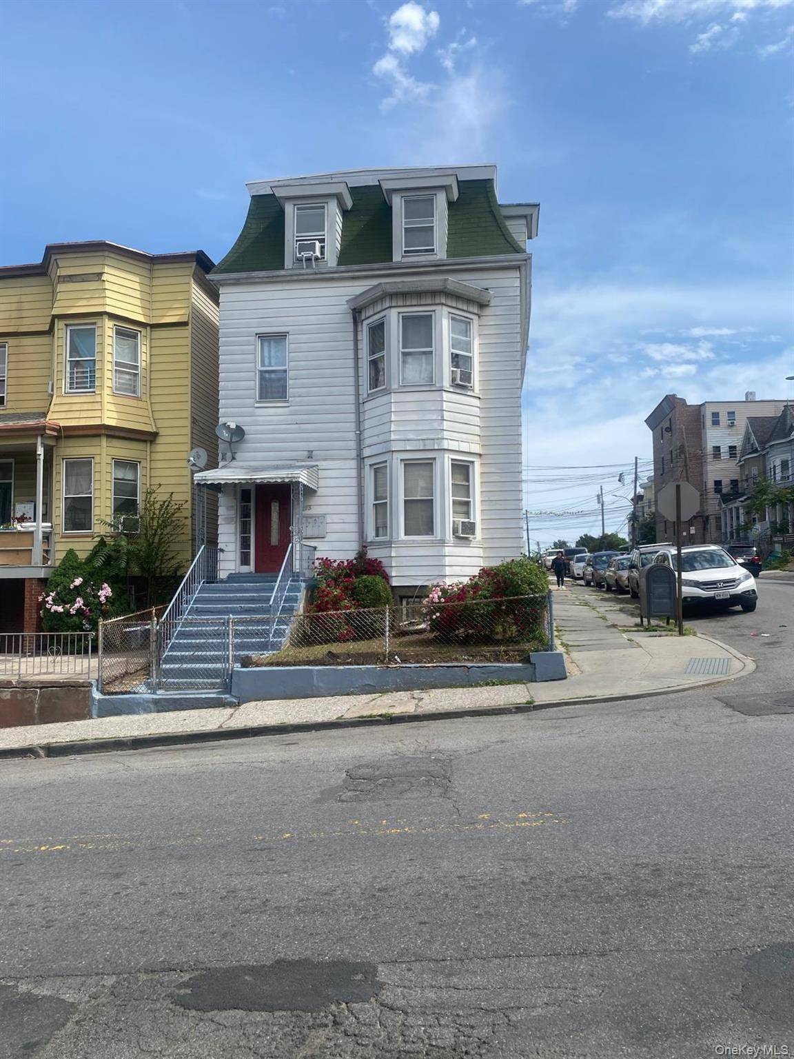 173 Elm ST, Yonkers, NY 10701