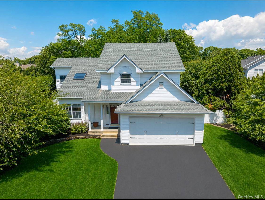 14 Long House WAY, Commack, NY 11725