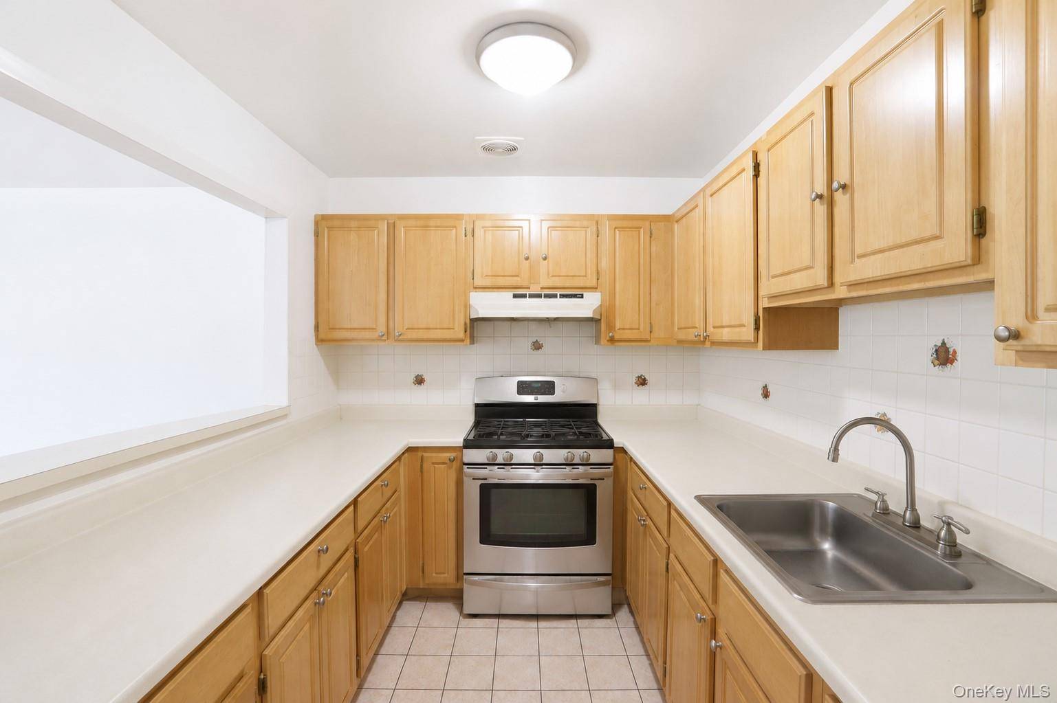 1471 Gates AVE, Brooklyn, NY 11237