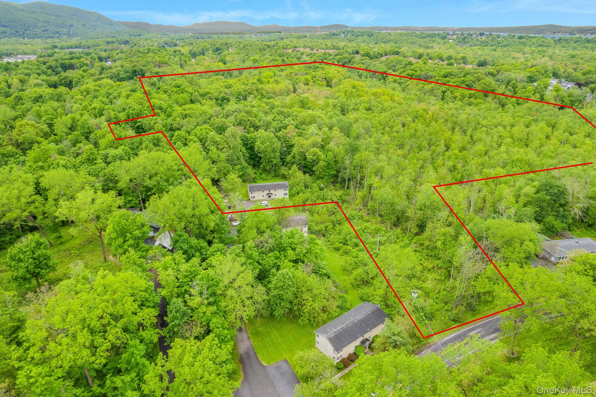 4-8 Donlo DR, Fishkill, NY 12524