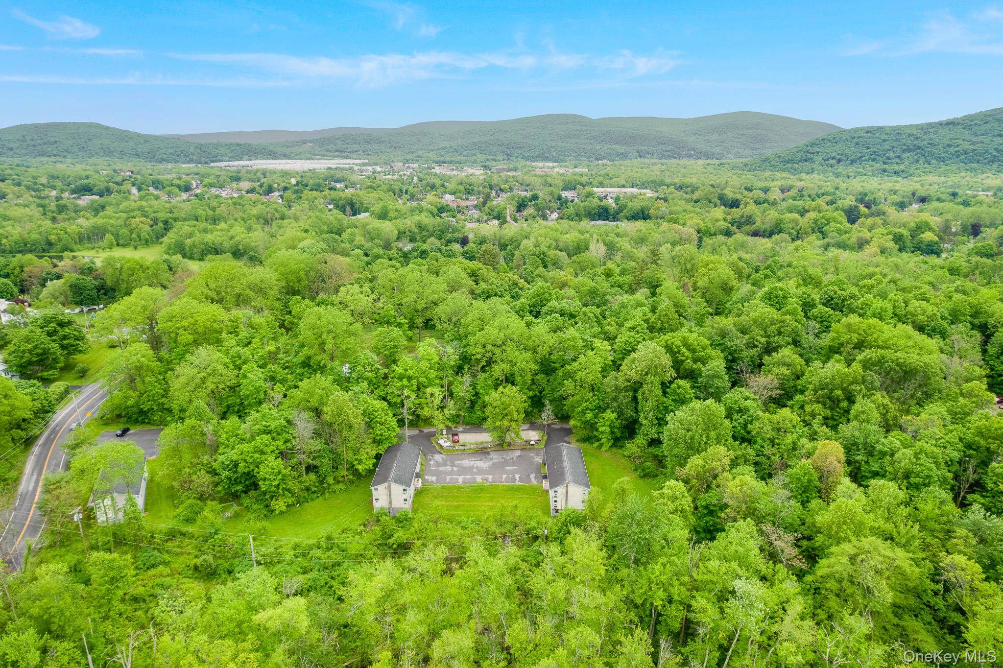 4-8 Donlo DR, Fishkill, NY 12524