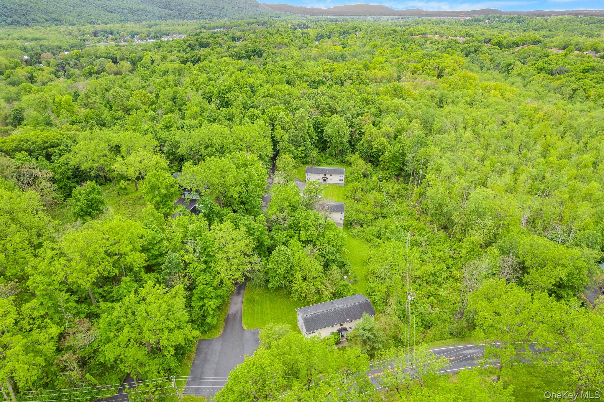 4-8 Donlo DR, Fishkill, NY 12524