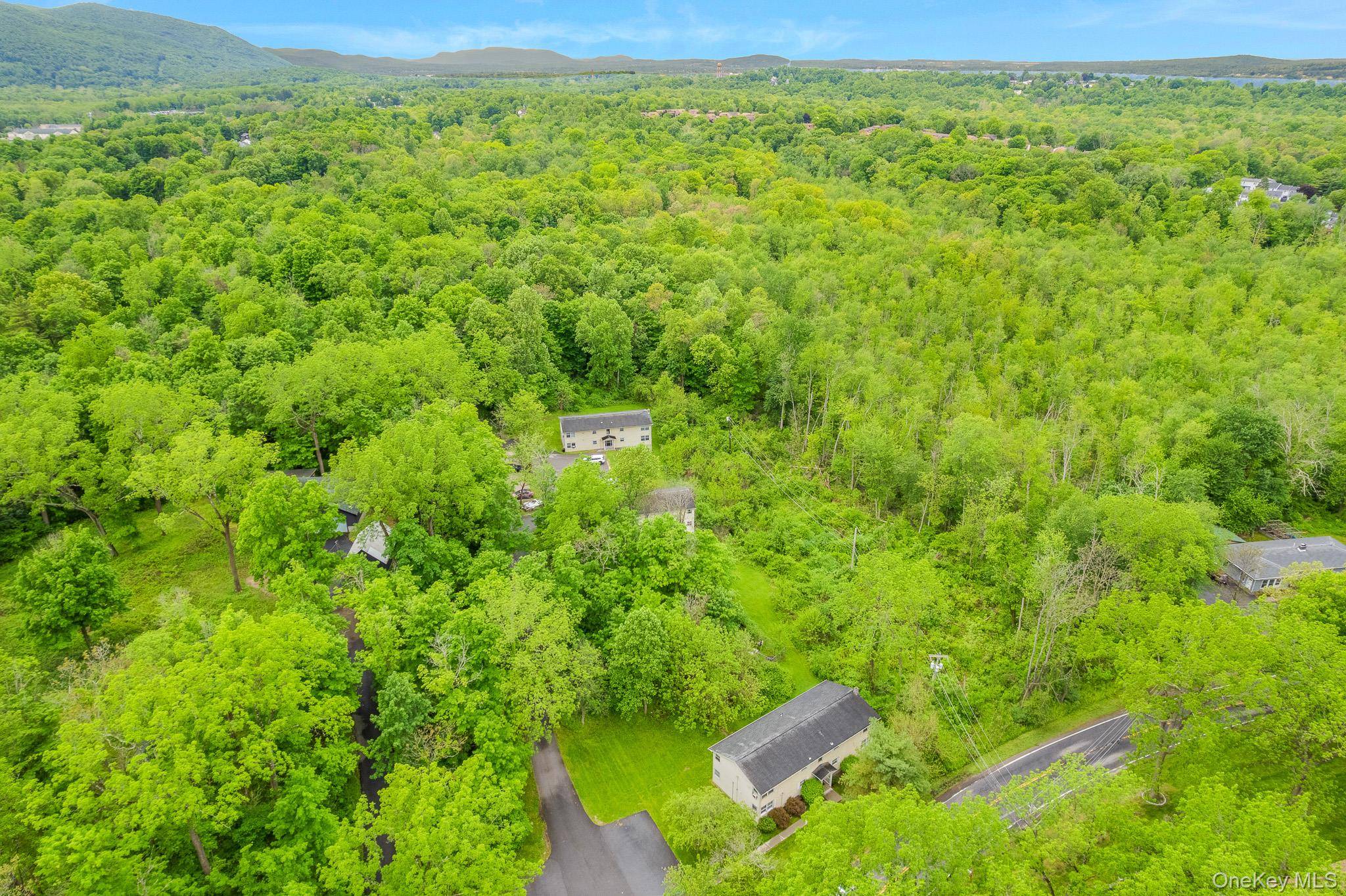 4-8 Donlo DR, Fishkill, NY 12524