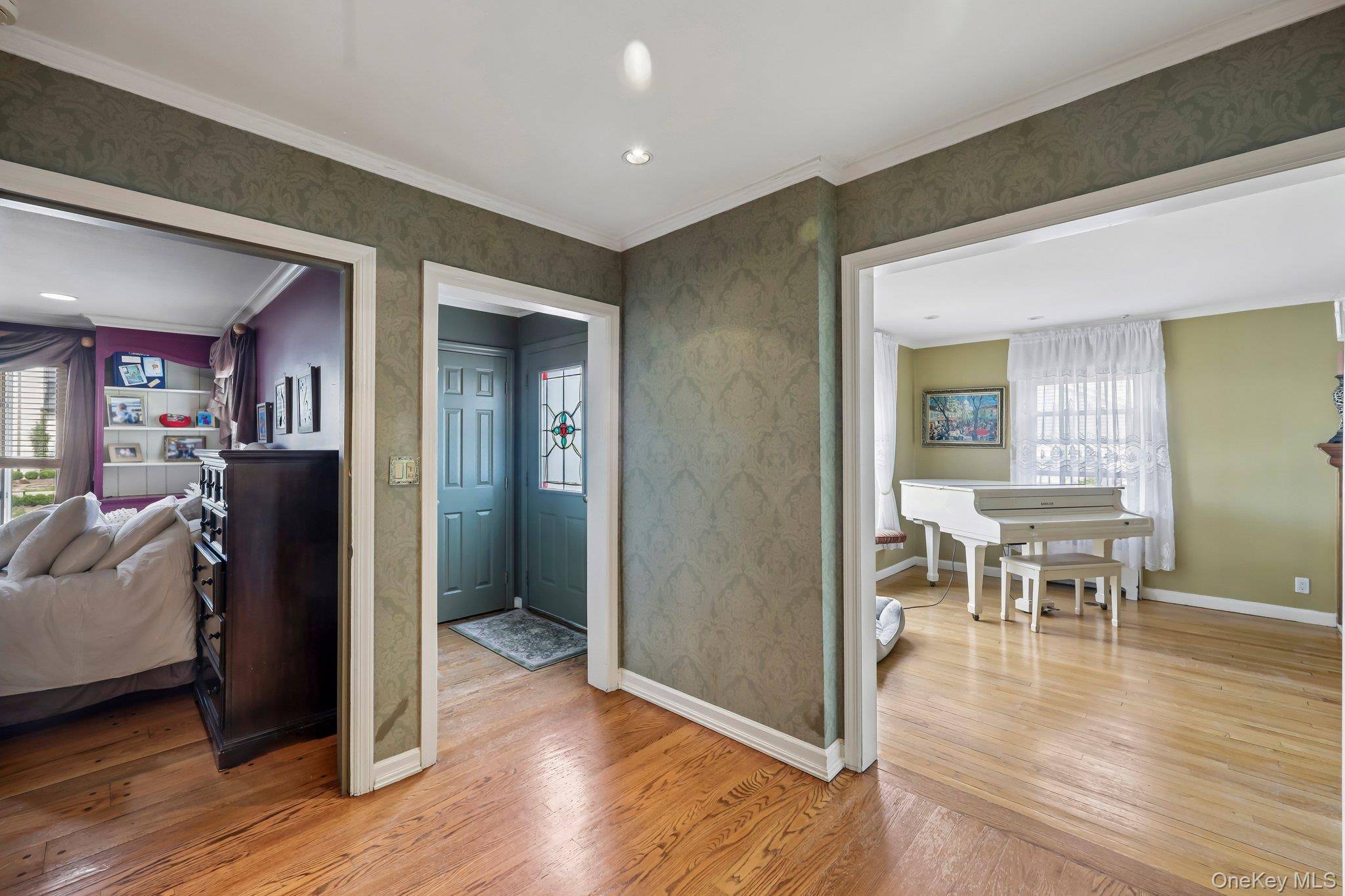 1304 Harbor RD, Hewlett Harbor, NY 11557