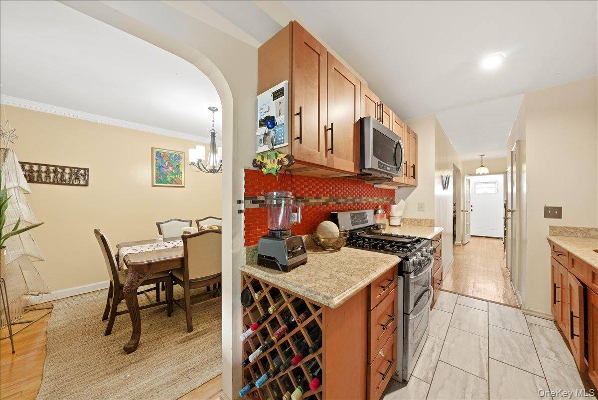 4425 Richardson AVE, Bronx, NY 10470