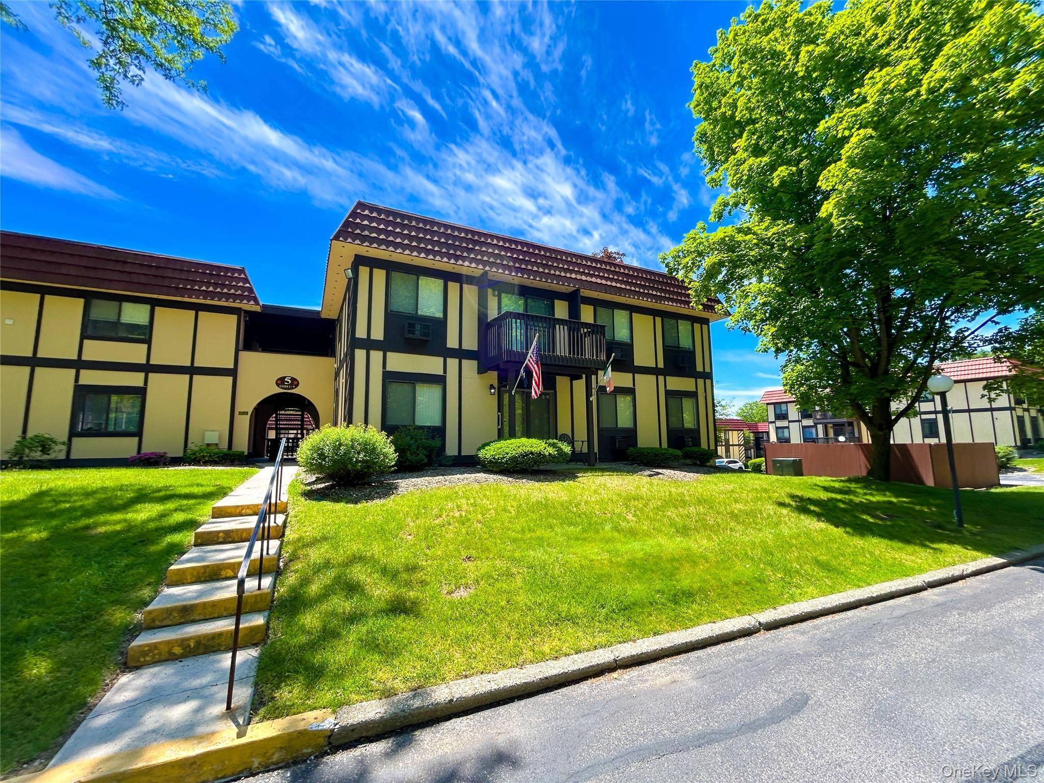 5 Loudon DR #9, Fishkill, NY 12524