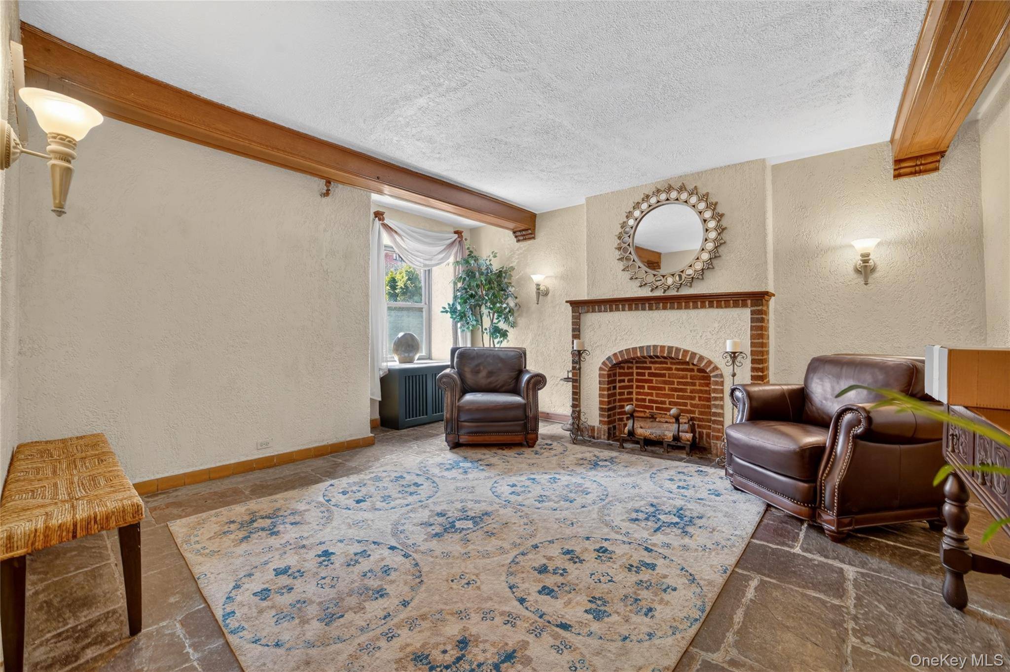 42 Pondfield RD #4F, Bronxville, NY 10708