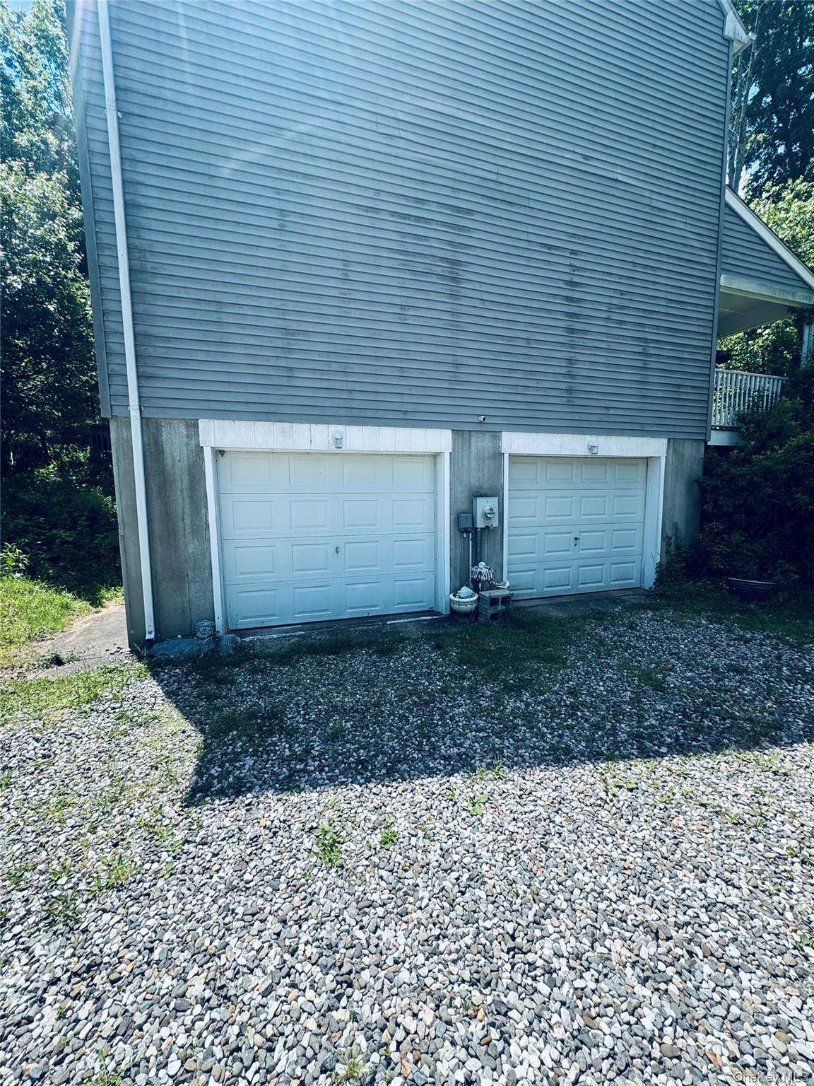 633 Winterton RD, Bloomingburg, NY 12721
