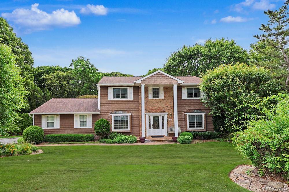 39 Tamara CT, Melville, NY 11747