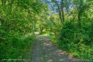 884 Camby RD, Millbrook, NY 12545