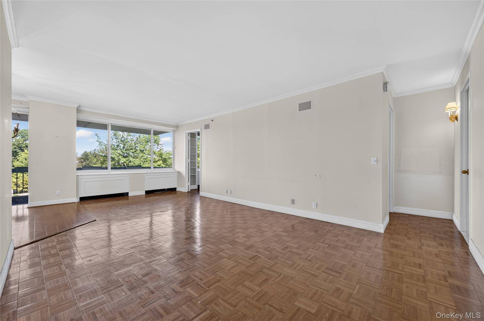 111 Cherry Valley AVE #304, Garden City, NY 11530