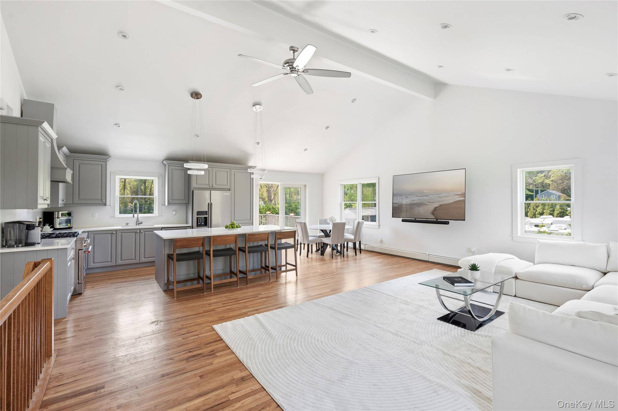 78 North RD #B, Hampton Bays, NY 11946