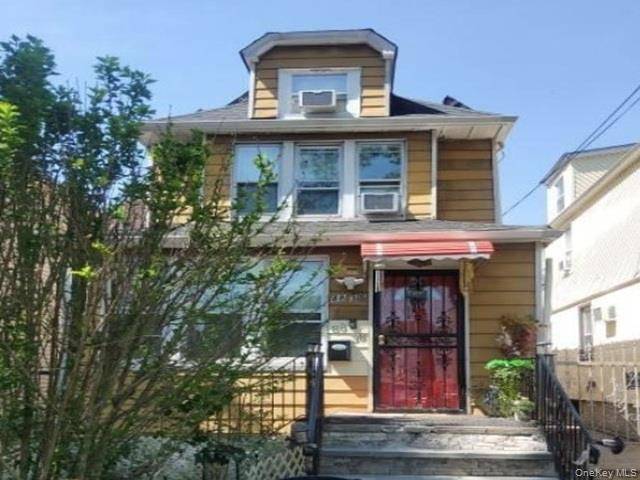 8838 Vanderveer ST, Queens Village, NY 11427