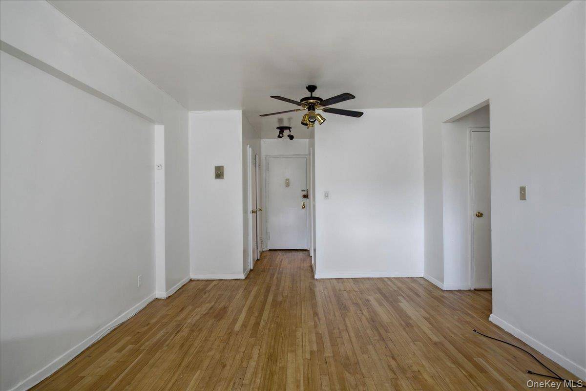 279 N Broadway #8R, Yonkers, NY 10701
