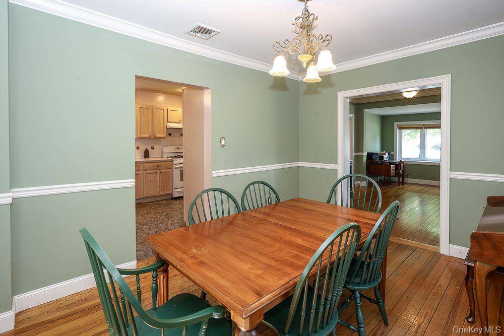 81 Summers ST, Oyster Bay, NY 11771