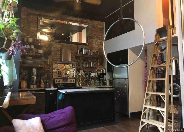 234 E 14th ST #1B, New York (manhattan), NY 10003