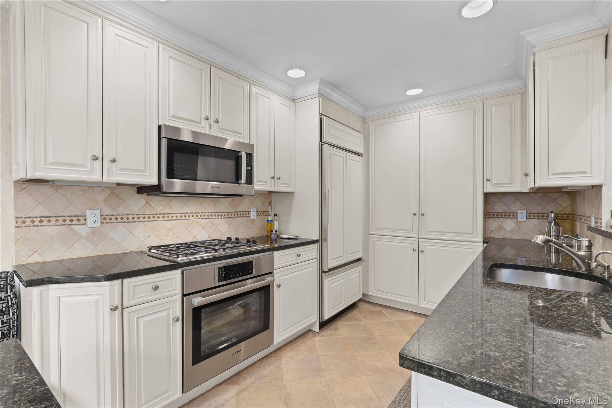 6 Harriman Keep RD #6, Irvington, NY 10533