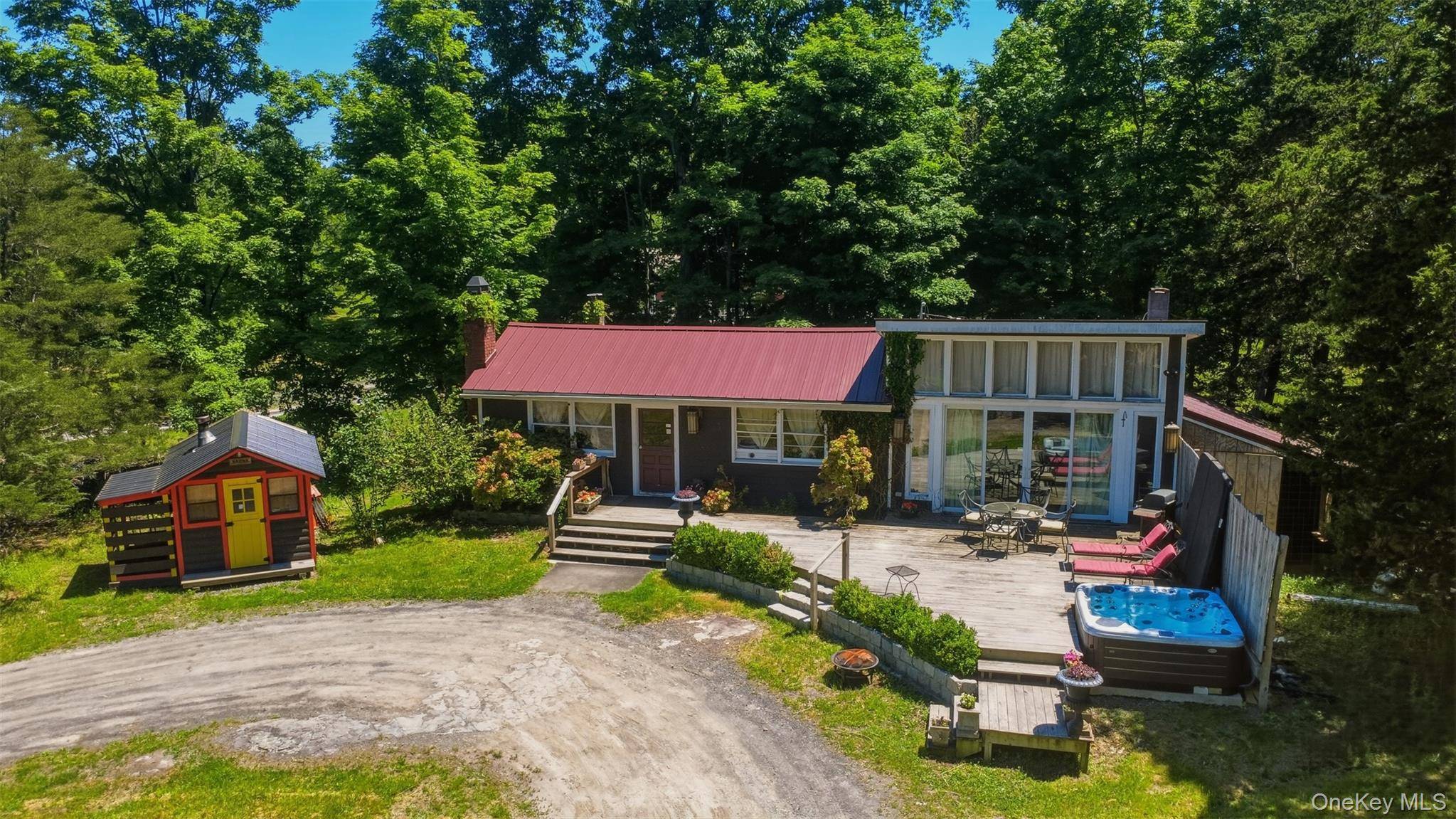 5 - 7 Downer LN, Woodstock, NY 12498