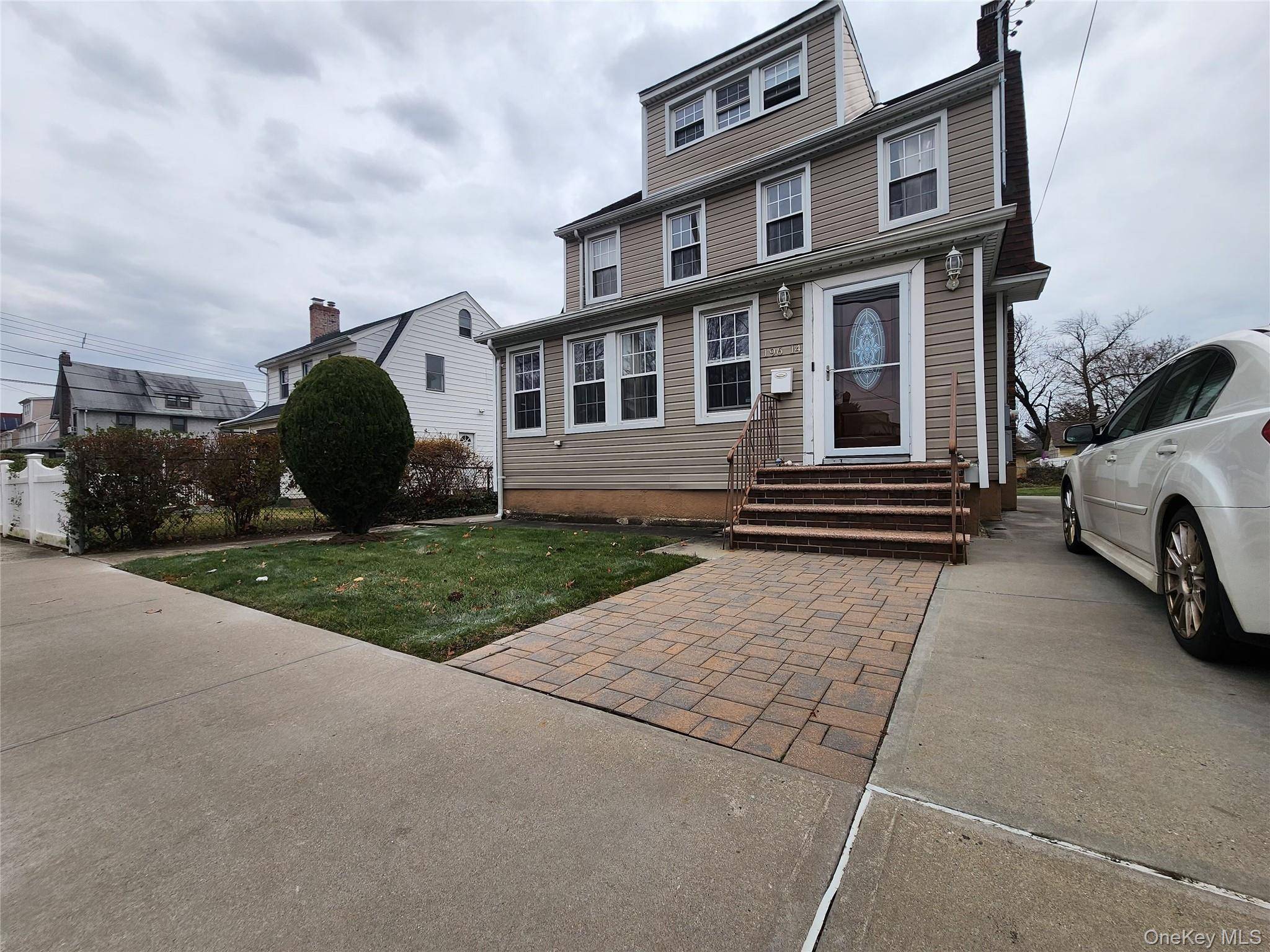 19614 104th AVE, Saint Albans, NY 11412