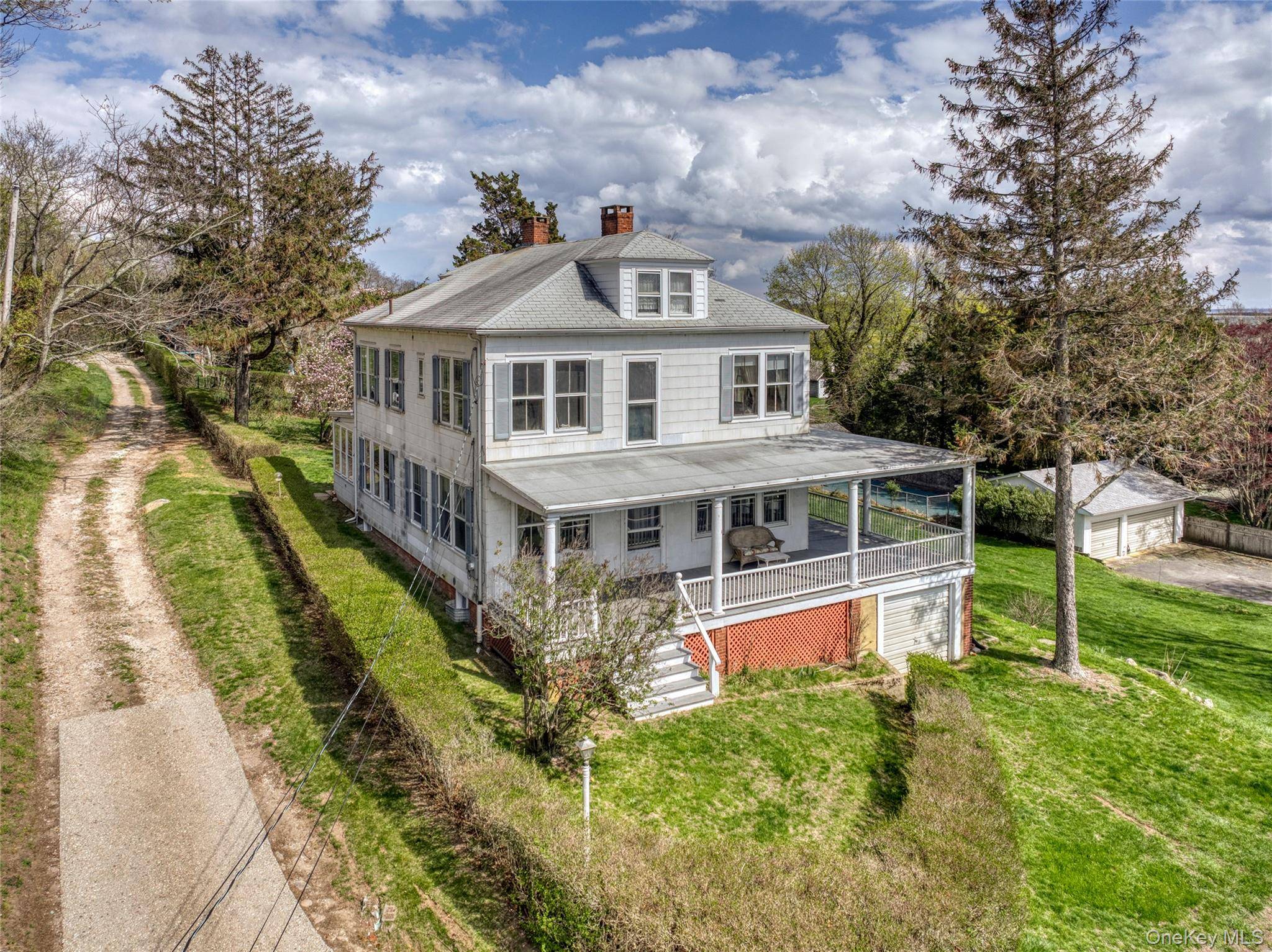 100 Maple LN, Orient, NY 11957