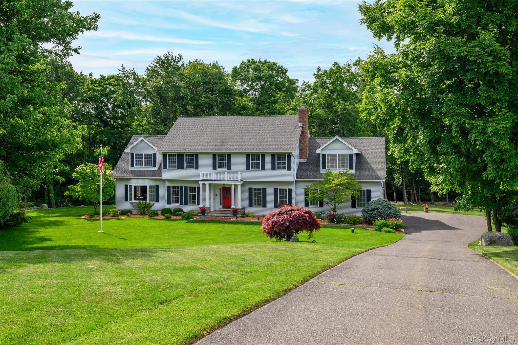 7 Huntington Connecticut LN, New Fairfield, CT 06812