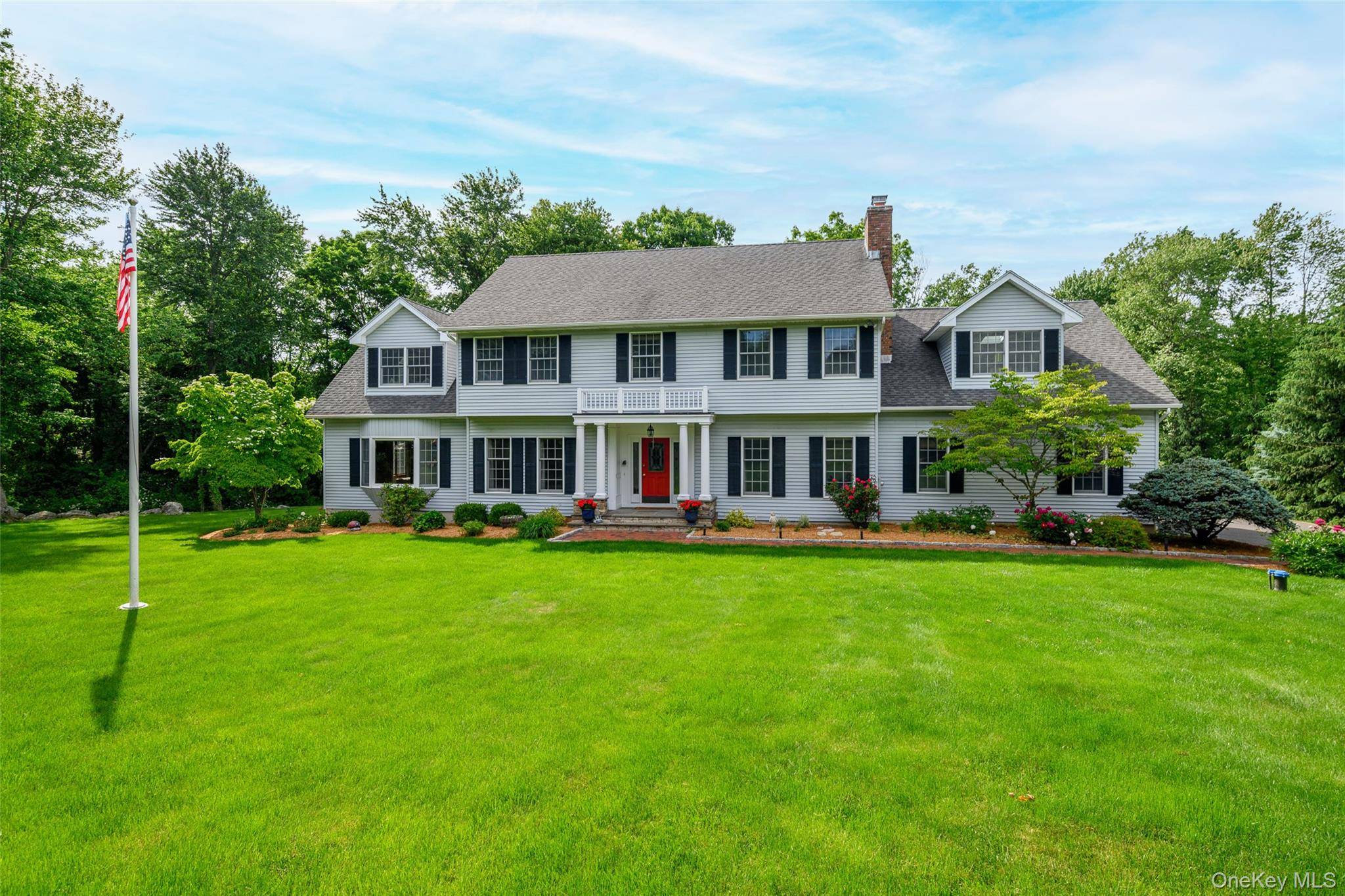 7 Huntington Connecticut LN, New Fairfield, CT 06812