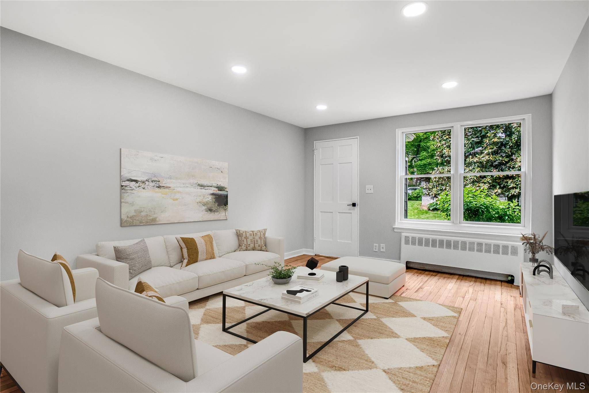 16 Glen Keith RD #L, Glen Cove, NY 11542