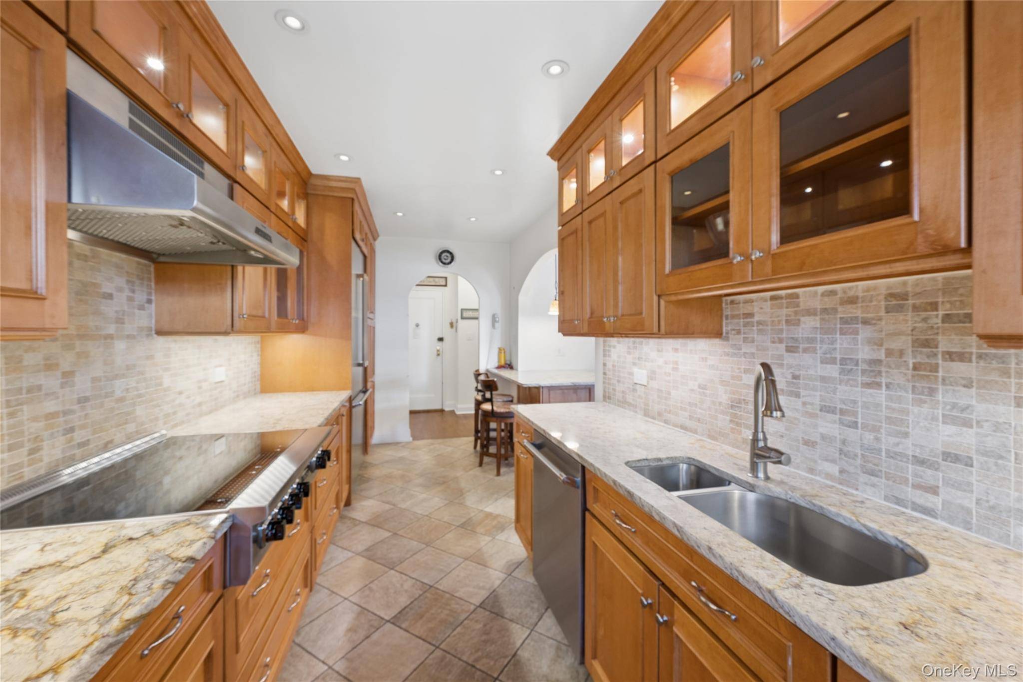 162-21 Powells Cove BLVD #2R, Beechhurst, NY 11357