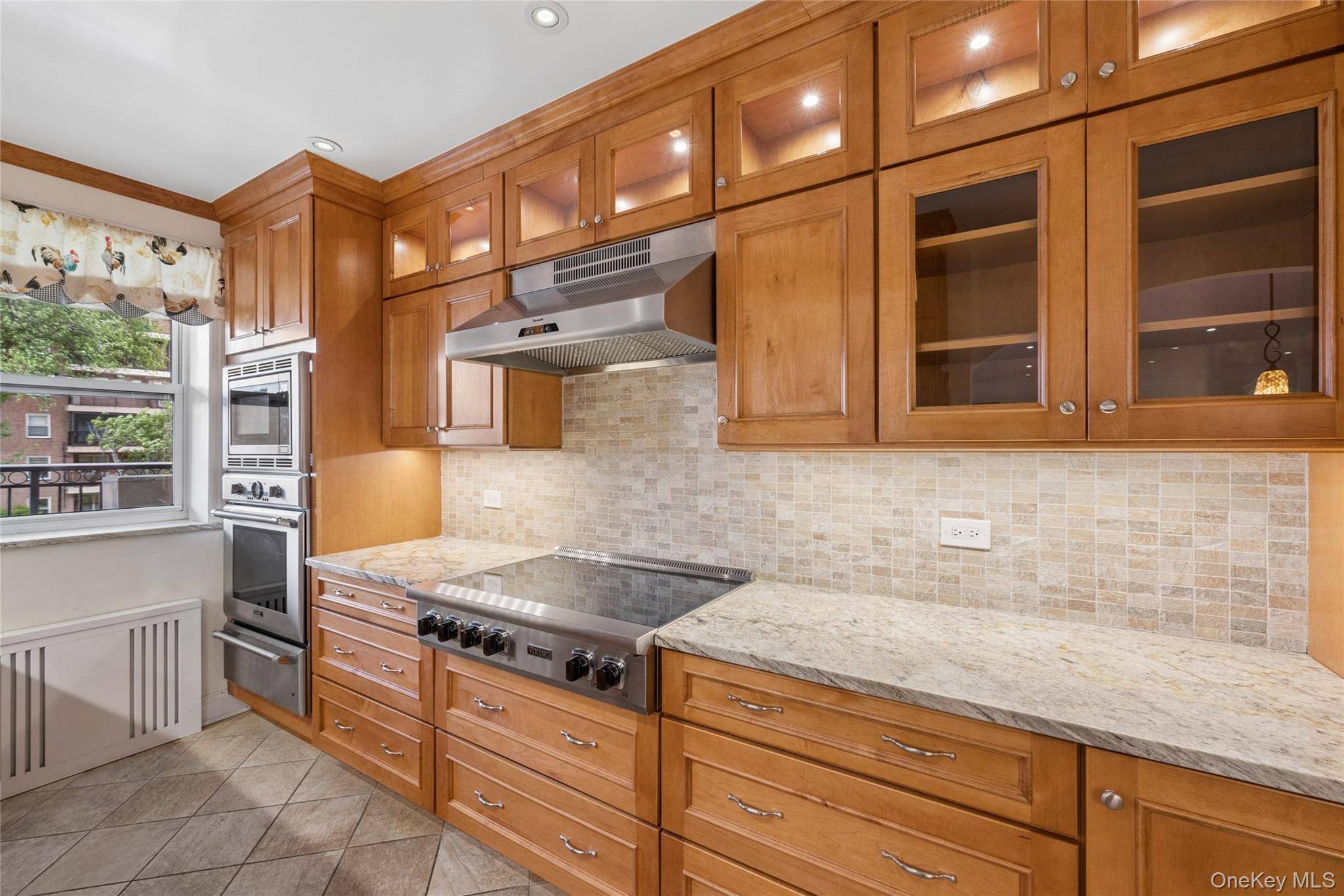 162-21 Powells Cove BLVD #2R, Beechhurst, NY 11357