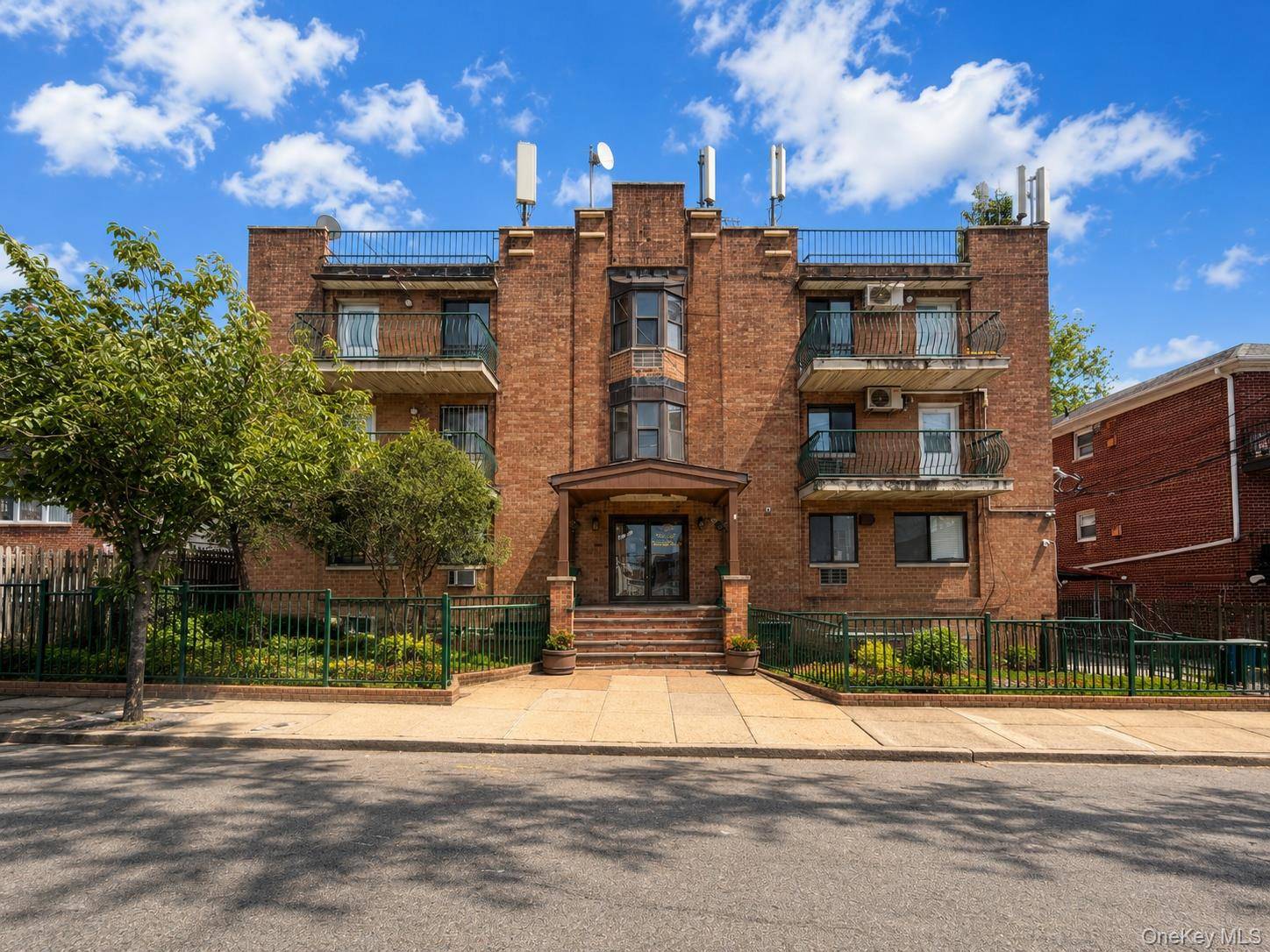 130-14 60th AVE #2E, Flushing, NY 11355