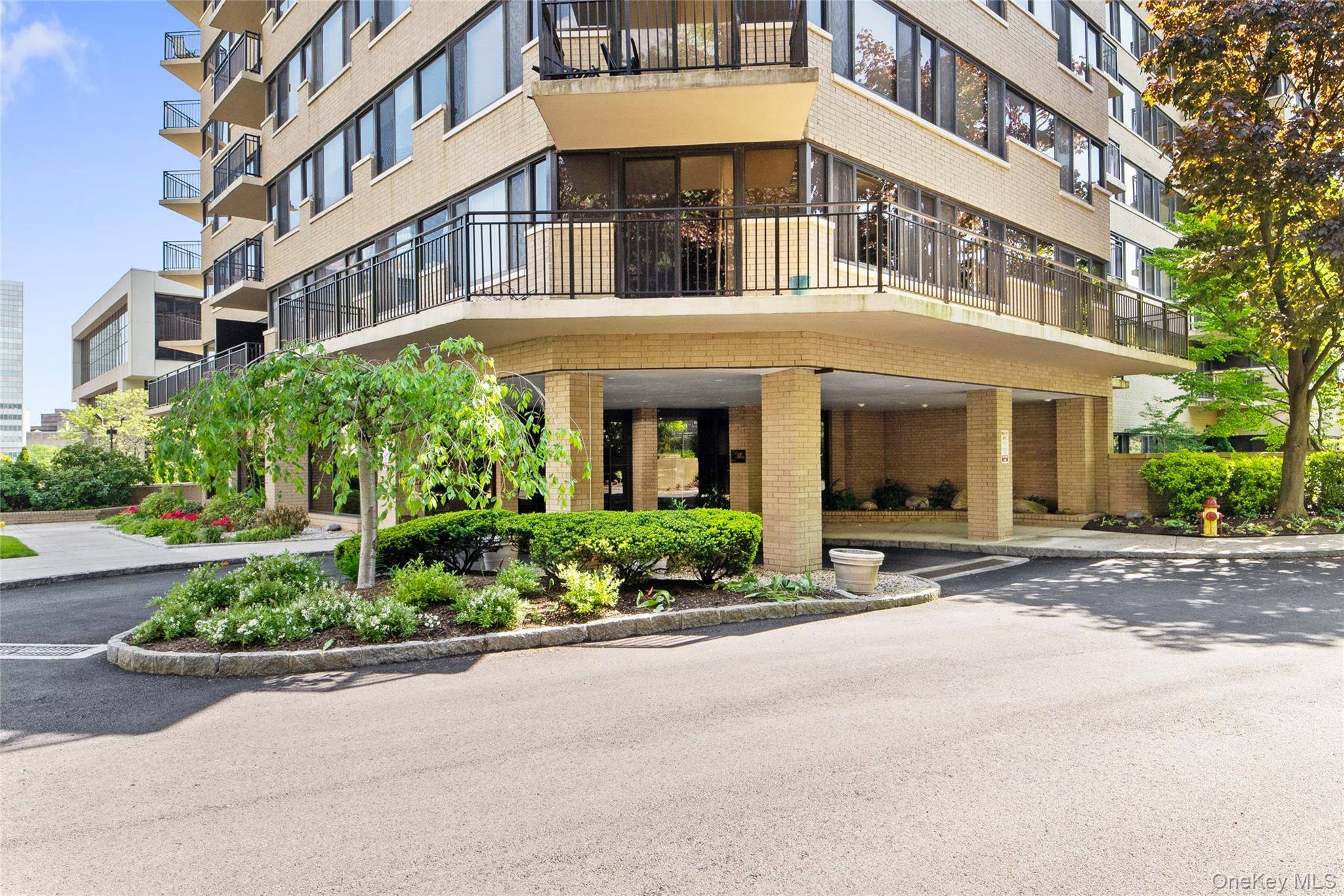 25 Rockledge AVE #801, White Plains, NY 10601