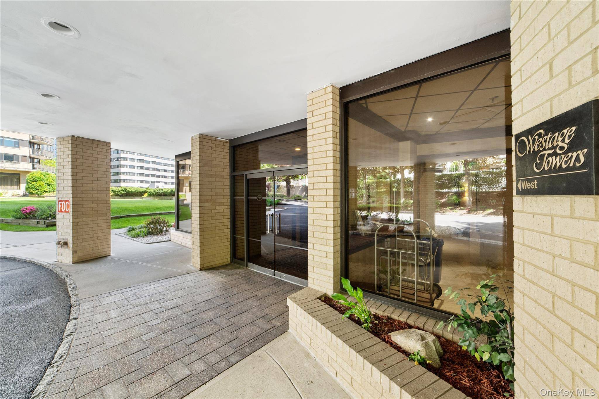 25 Rockledge AVE #801, White Plains, NY 10601