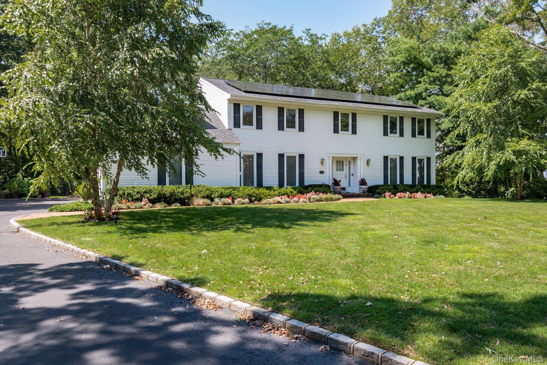 251 Baird CT, Woodbury, NY 11797