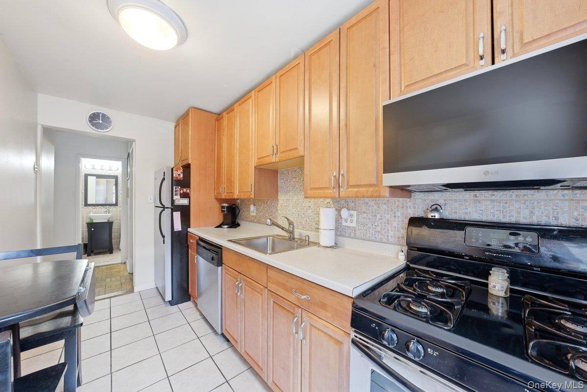 4320 Van Cortlandt #1J, Bronx, NY 10470