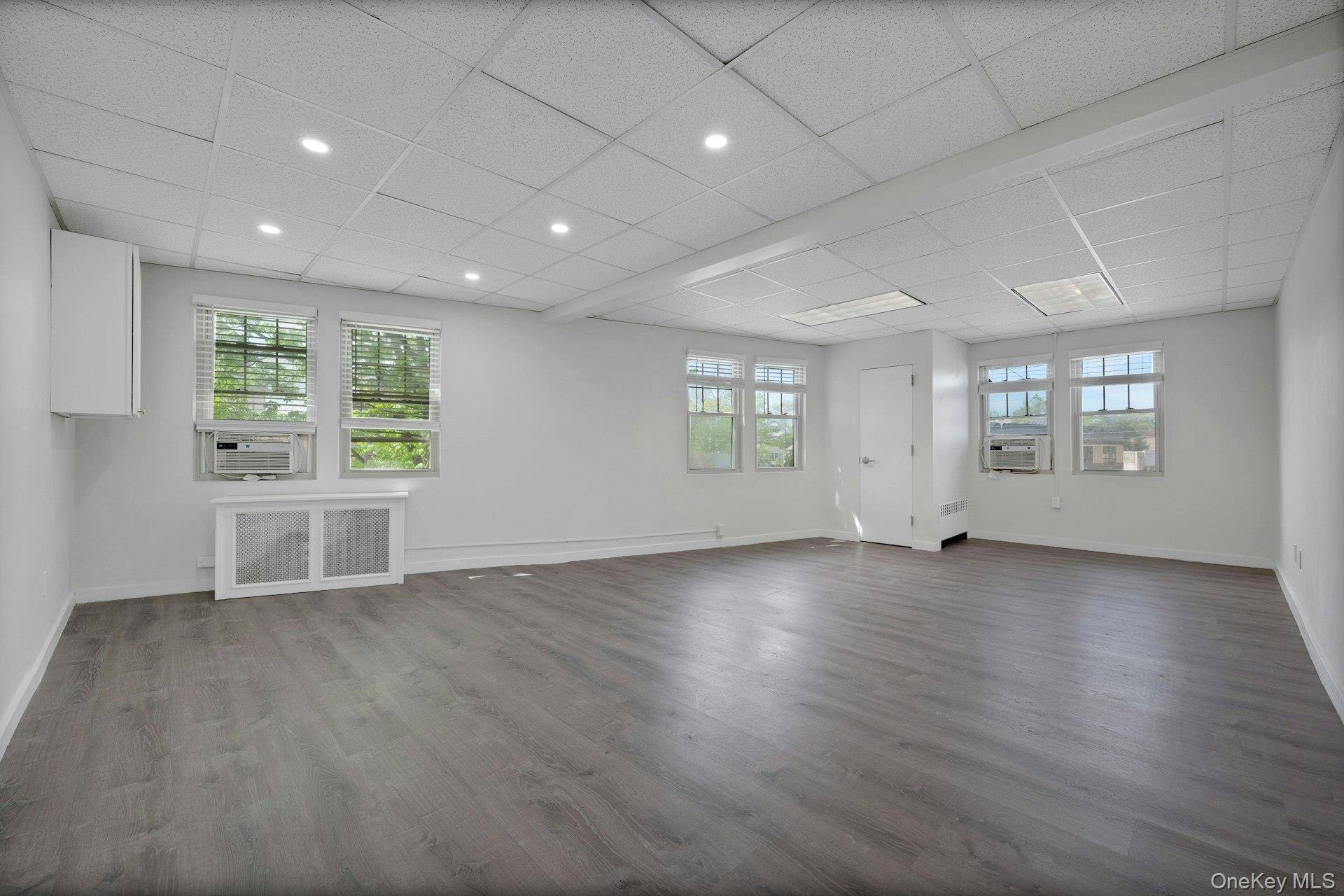 440 White Plains RD, Eastchester, NY 10709