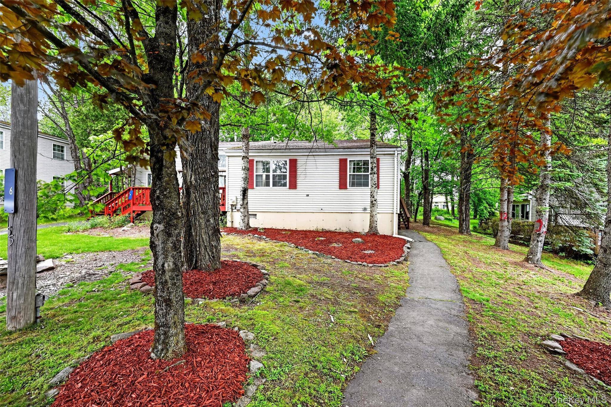 6 Summit PL, Monticello, NY 12701