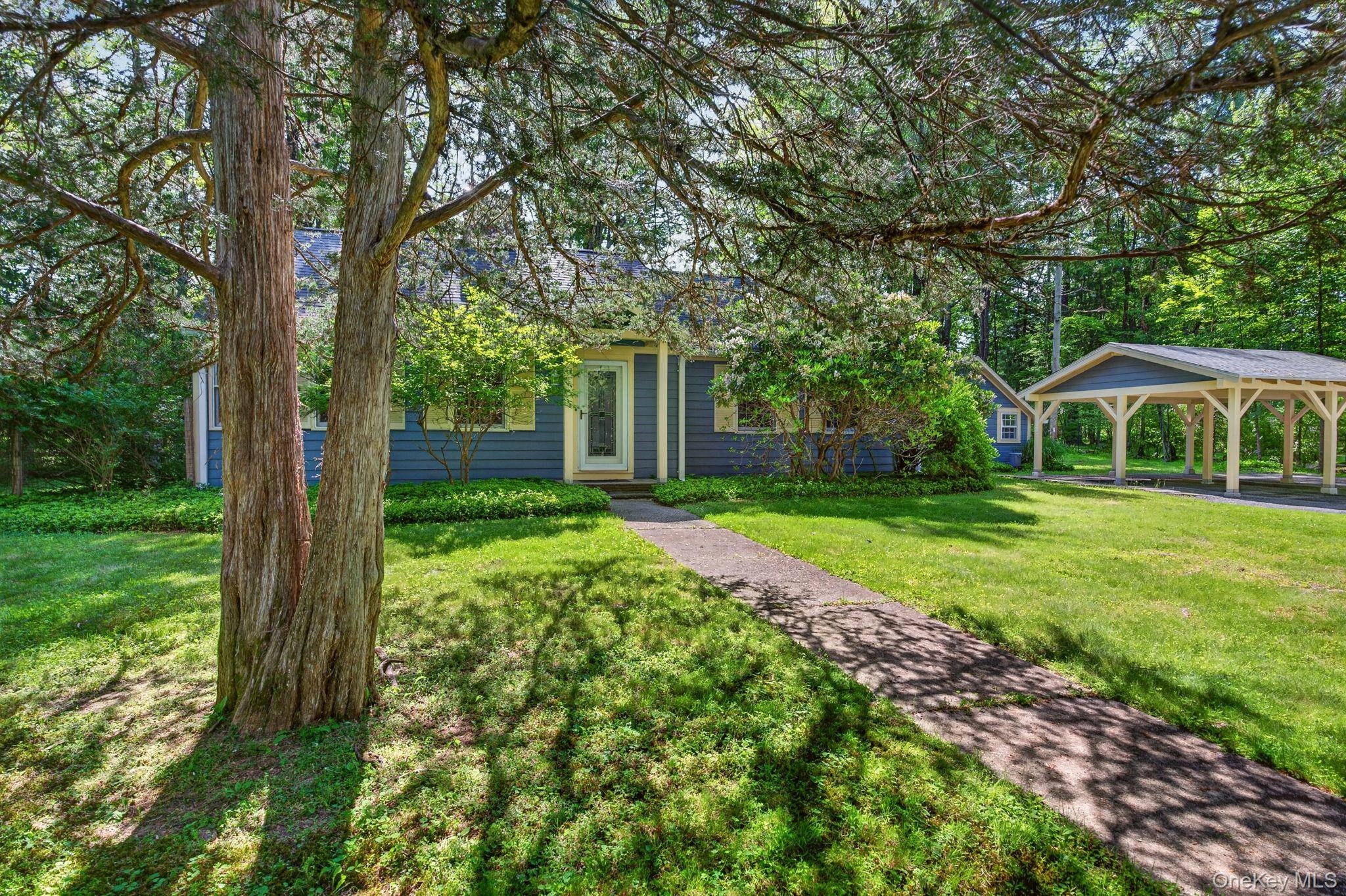 18 Playhouse LN, Woodstock, NY 12498