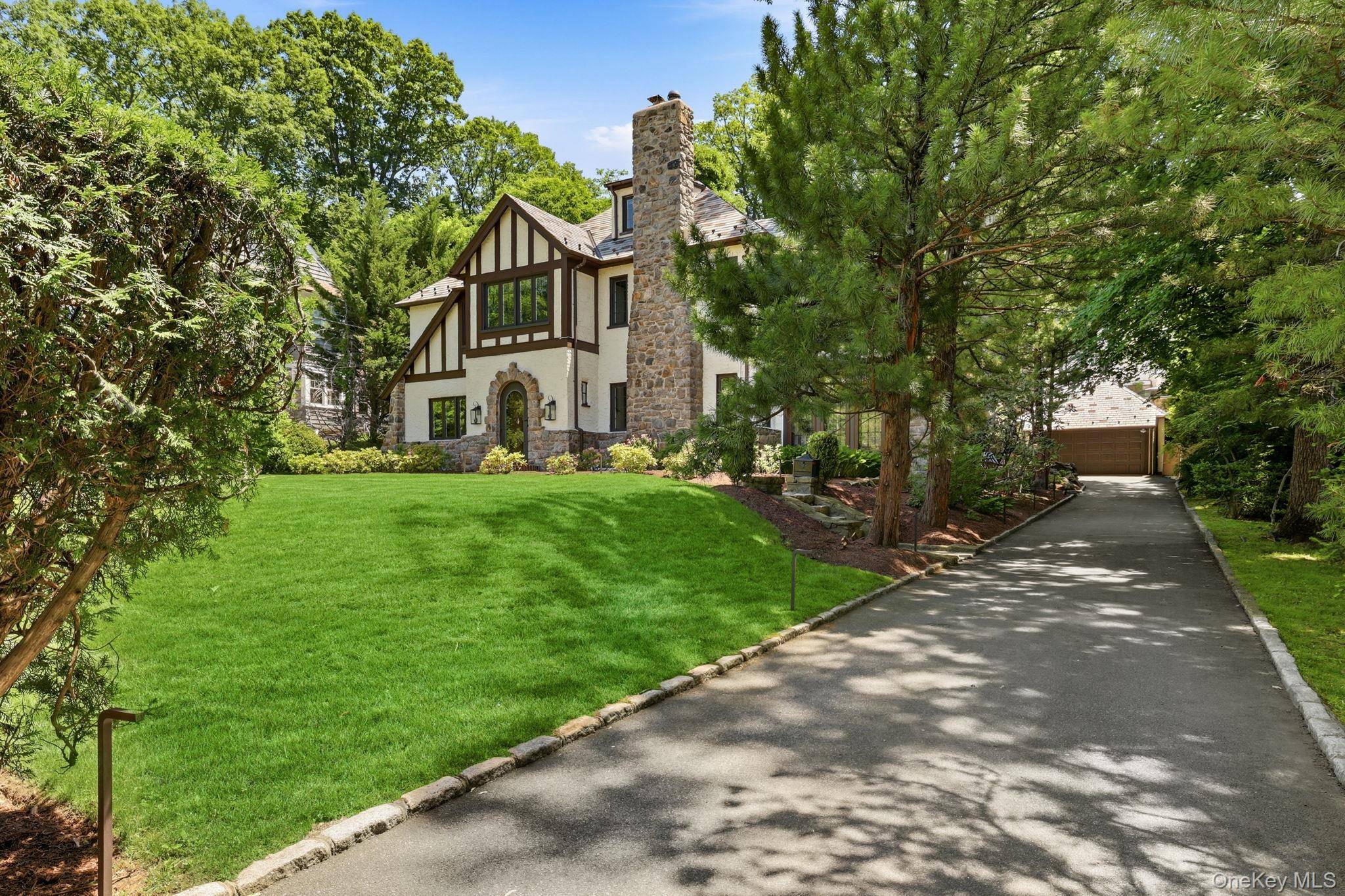 6 Montrose RD, Scarsdale, NY 10583