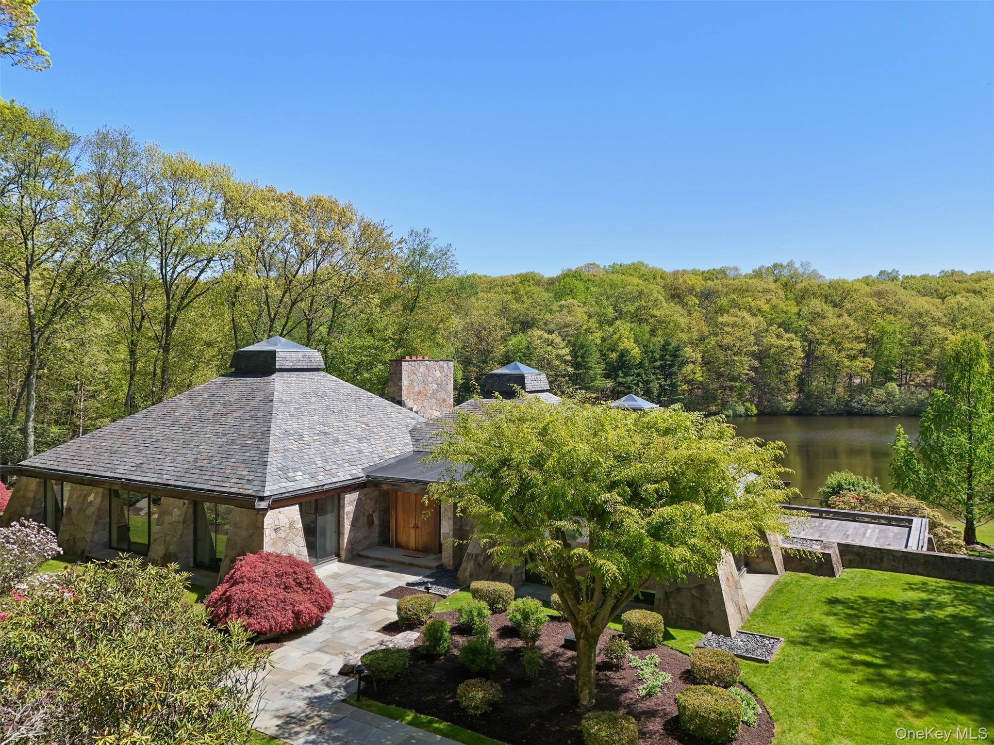 164 Eastwoods RD, Pound Ridge, NY 10576