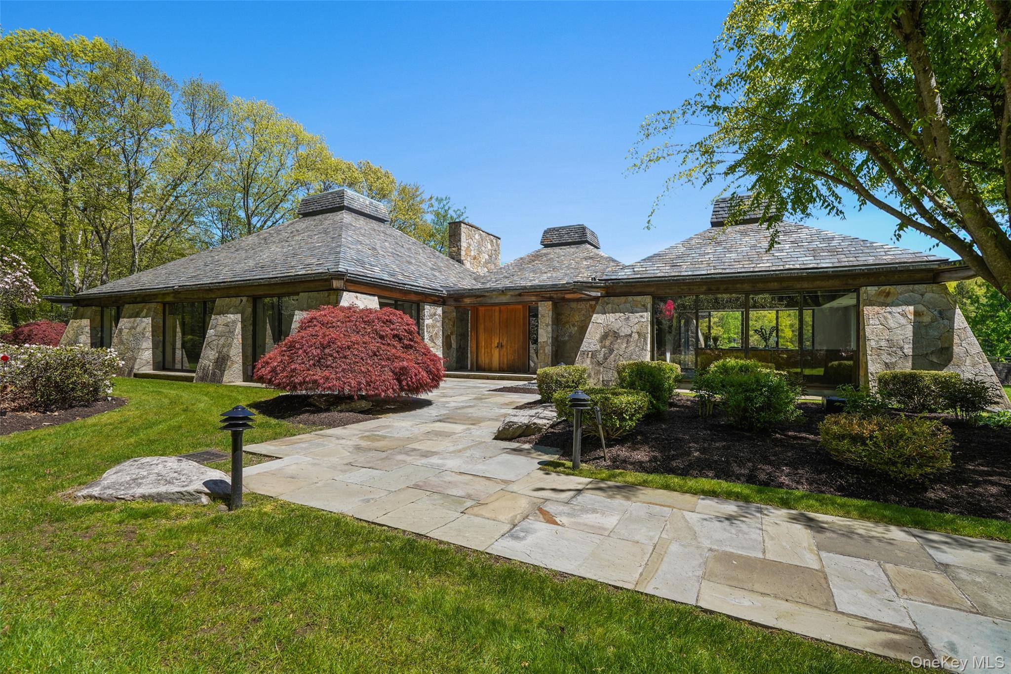 164 Eastwoods RD, Pound Ridge, NY 10576