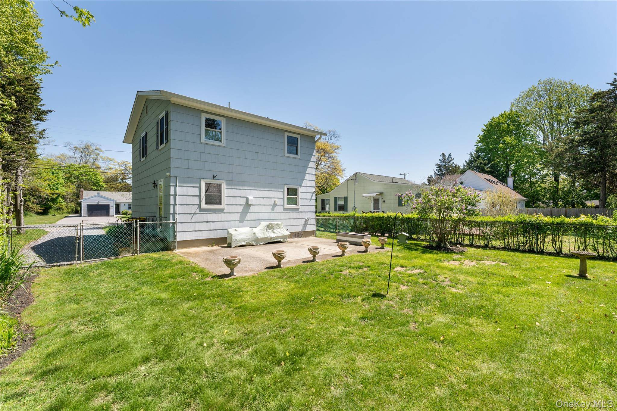 22 W End AVE, East Quogue, NY 11942