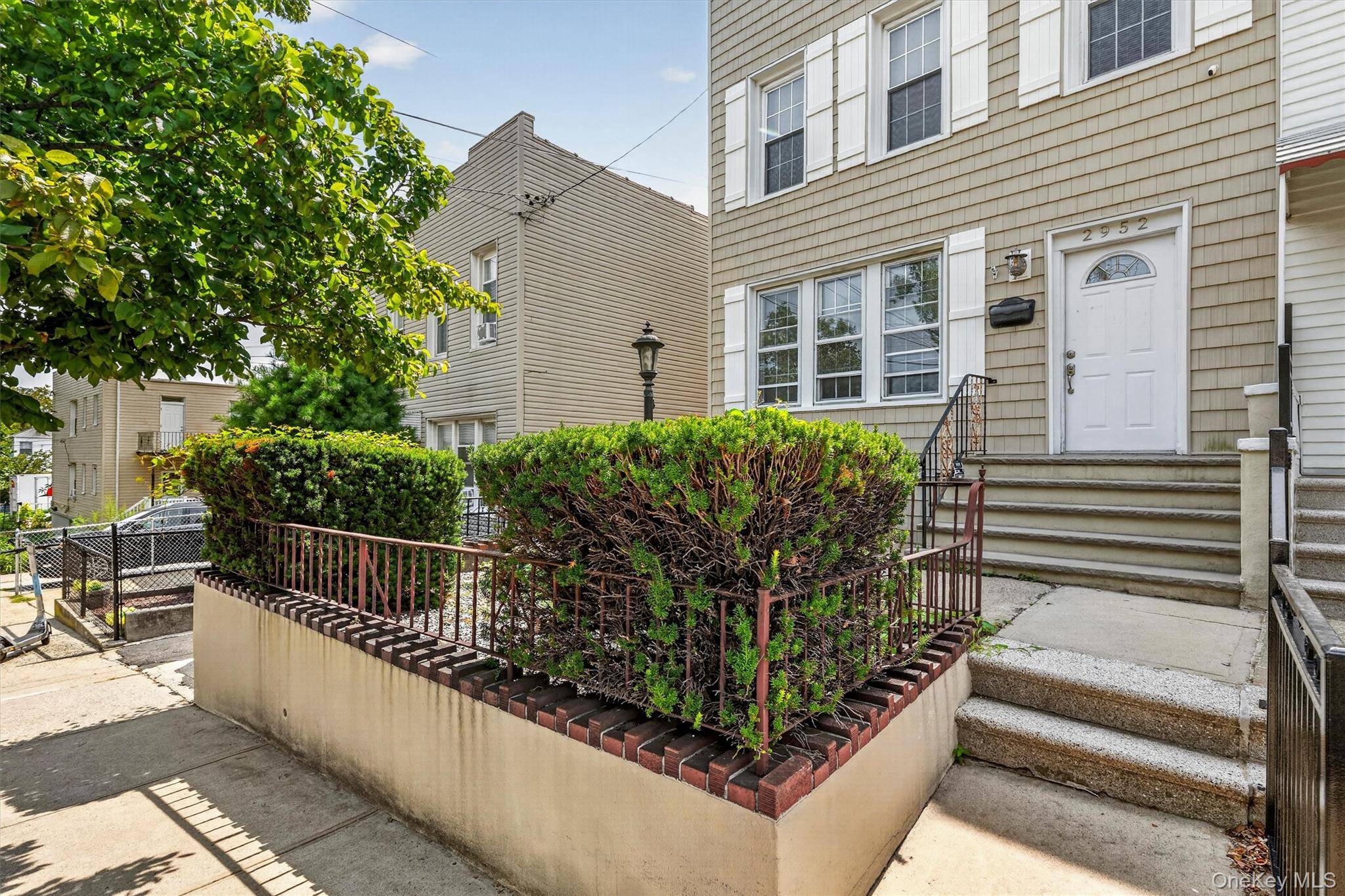 2952 Miles AVE, Bronx, NY 10465