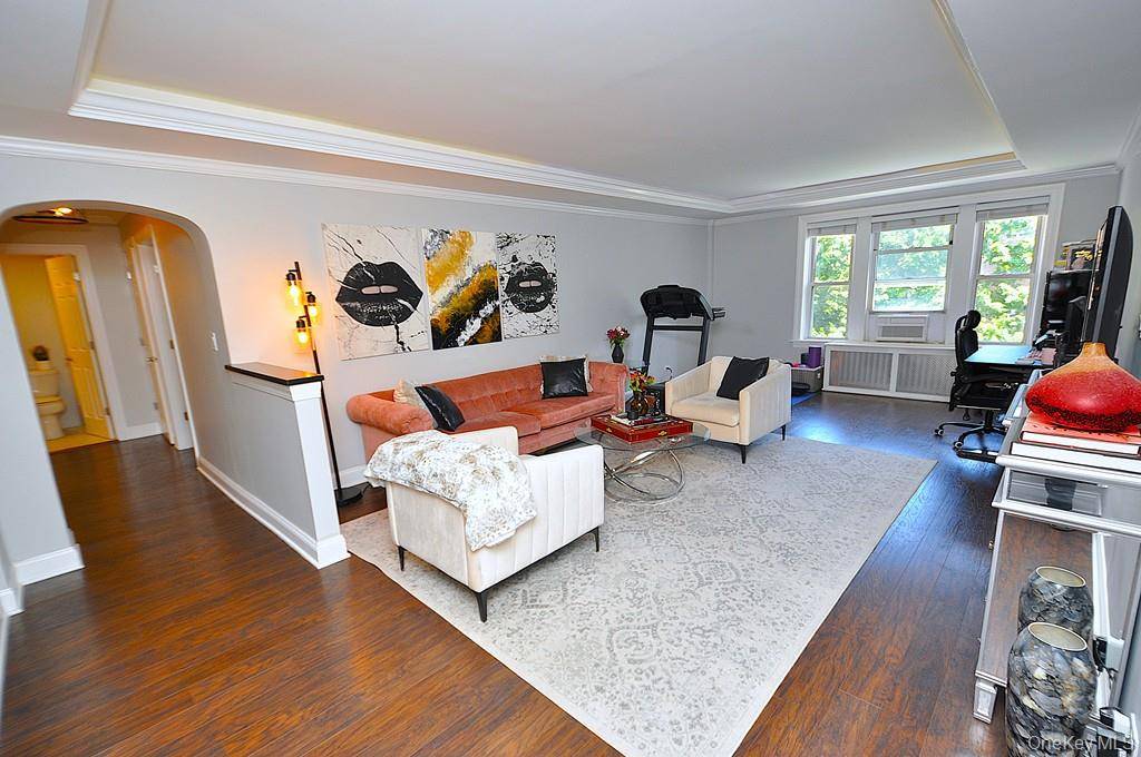 280 Bronxville RD #4O, Bronxville, NY 10708